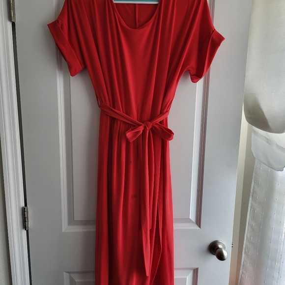 Red dress - Picture 2 of 2